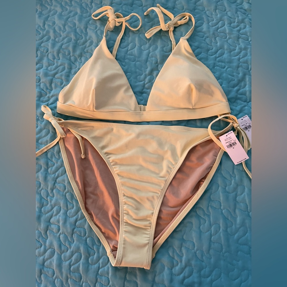 NWT Old Navy Light Yellow High Waisted Super Soft Bathing Suit triangle top, M